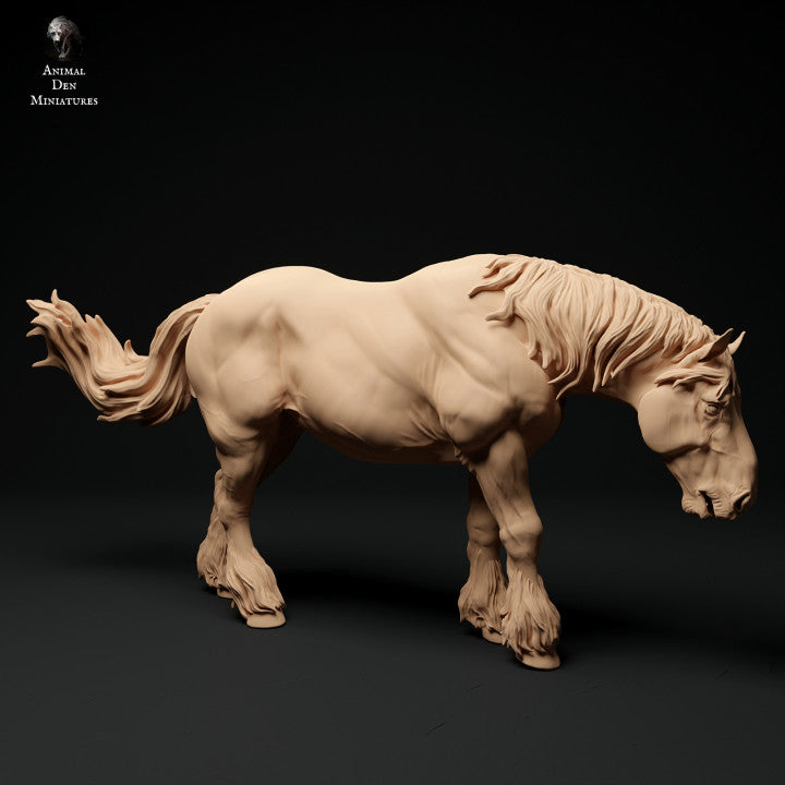 Produktová fotografie zvířecí figurky dioráma, modelářství: 0: Farmářská zvířecí figurka: krmící se kůň - Suffolk Punch