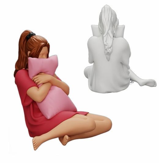 Diorama model building product photo 0: Girl watching a horror movie and holding a pillow (Ref No. A43)