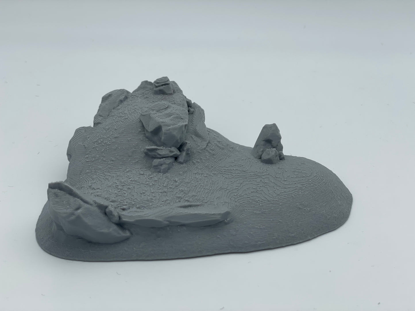 Produktová fotografie Tabletop 28mm The Printing Goes Ever On (TPGEO) 0: Terrain Typ C - Mírný výběžek v travnaté krajině