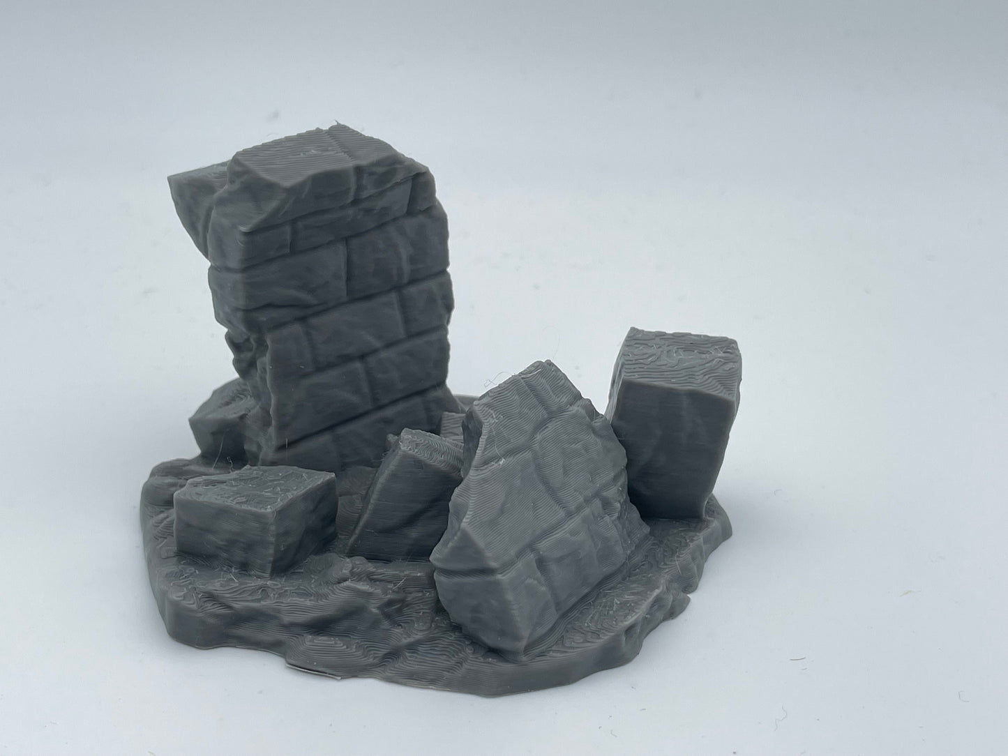 Foto do produto Tabletop 28mm The Printing Goes Ever On (TPGEO) 0: Ruínas A-D - Destroços de uma cidade medieval - Restos de uma muralha, entulho e pilhas de pedras