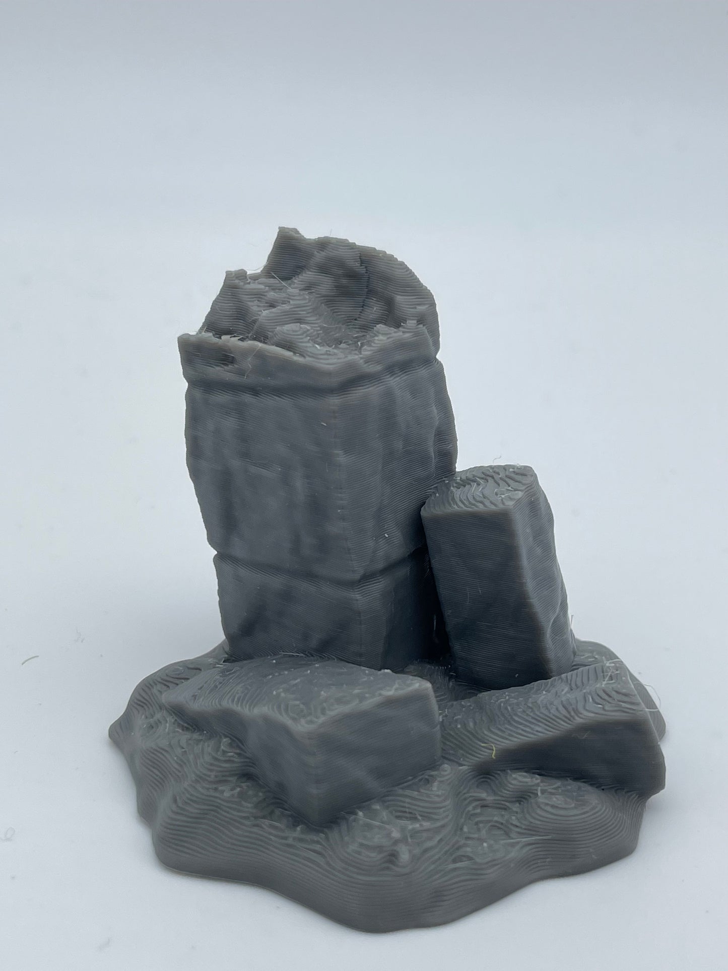 Foto do produto Tabletop 28mm The Printing Goes Ever On (TPGEO) 0: Ruínas A-D - Destroços de uma cidade medieval - Restos de uma muralha, entulho e pilhas de pedras