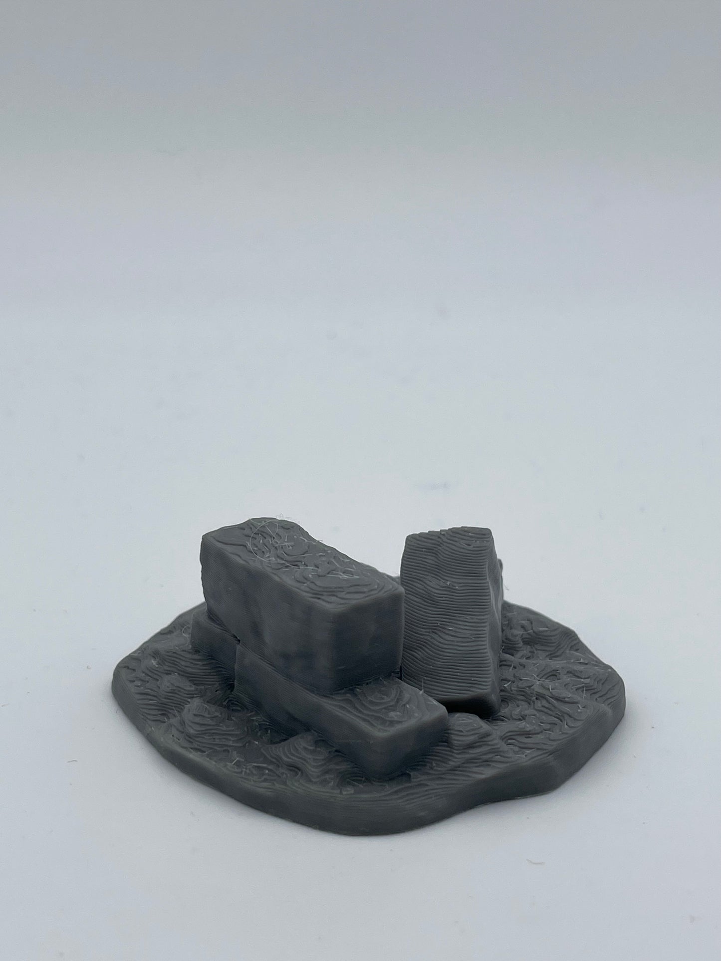 Foto do produto Tabletop 28mm The Printing Goes Ever On (TPGEO) 0: Ruínas A-D - Destroços de uma cidade medieval - Restos de uma muralha, entulho e pilhas de pedras
