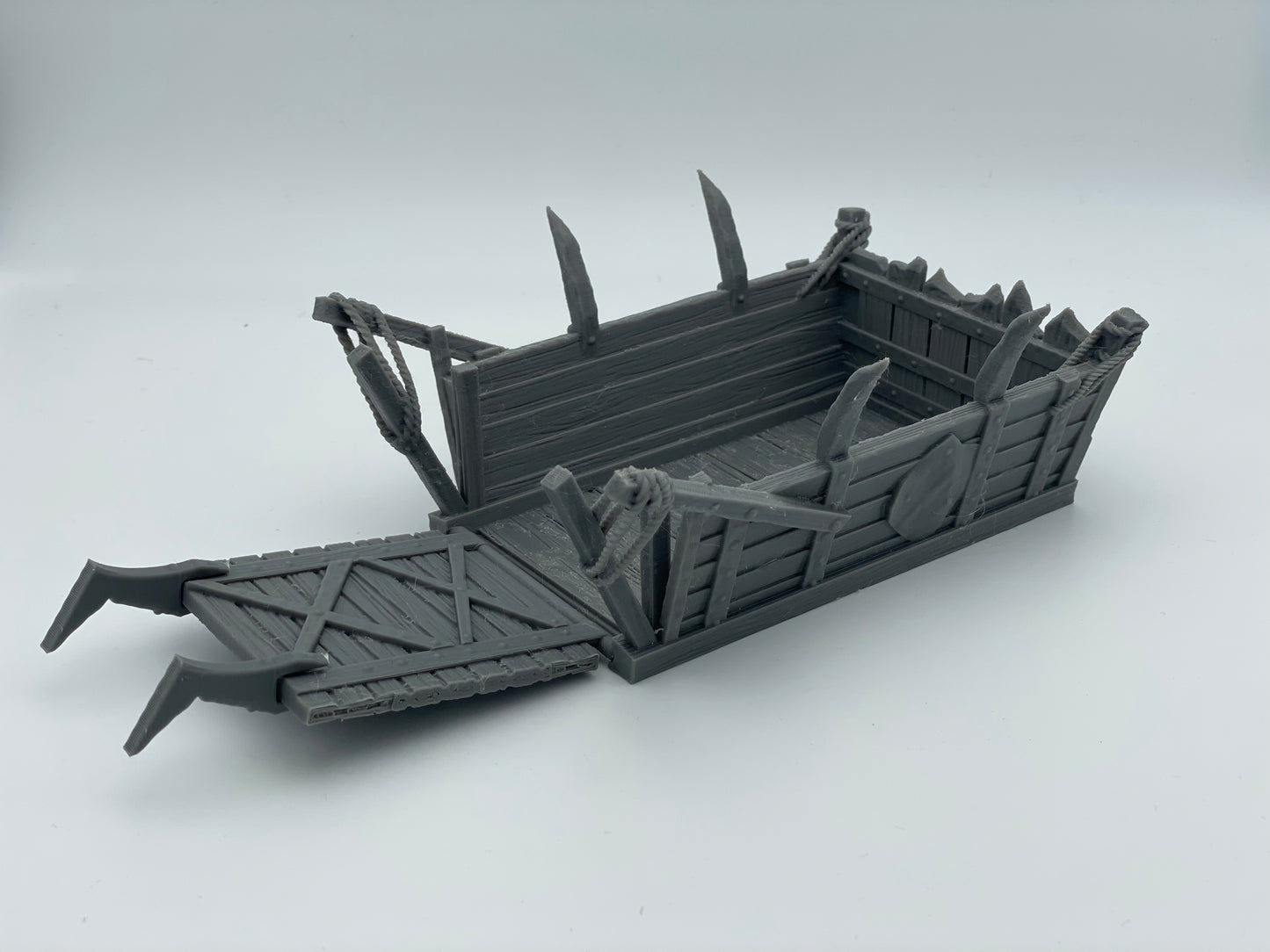 Foto do produto Tabletop 28mm The Printing Goes Ever On (TPGEO) 0: Barco de desembarque pequeno - Barco de transporte dos Orcs - Balsa para cerco