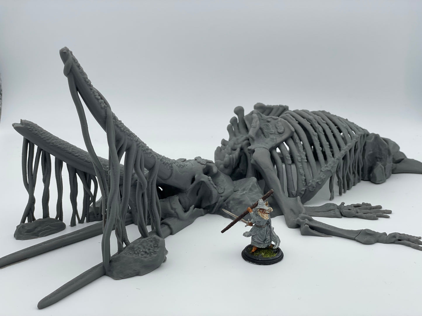 Foto do produto Tabletop 28mm The Printing Goes Ever On (TPGEO) 0: Esqueleto de Elefante de Guerra - Restos de uma enorme criatura de guerra - Ossos e cadáver.