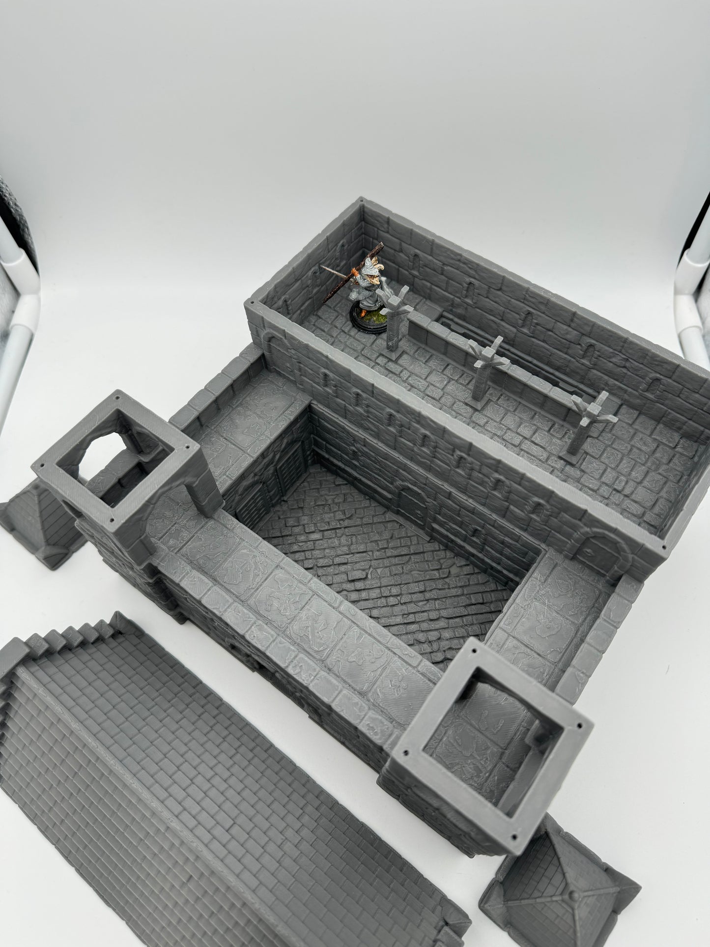 Foto do produto Tabletop 28mm The Printing Goes Ever On (TPGEO) 0: Kaserne Ivory City - Edifício Reino de Gonthan - Terreno de Barracas Tabletop