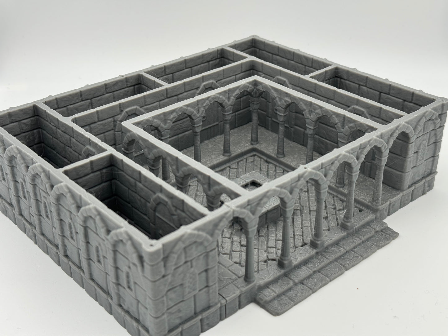 Foto do produto Tabletop 28mm The Printing Goes Ever On (TPGEO) 0: Estação de Saúde Ivory City - Edifício Reino de Gonthan - Terreno de Hospital Tabletop