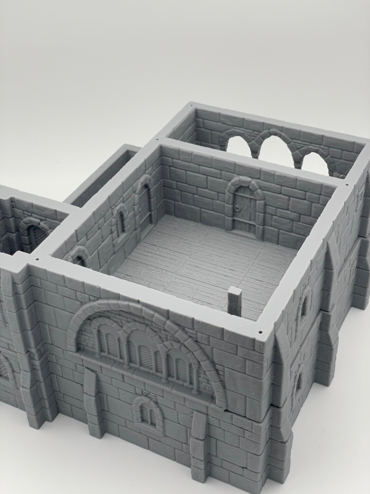 Produktová fotografie Tabletop 28mm Tisk pokračuje dál (TPGEO) 0: Středověký obytný dům B - Kamenná budova z lidského království Gonthan - Choditelný terén