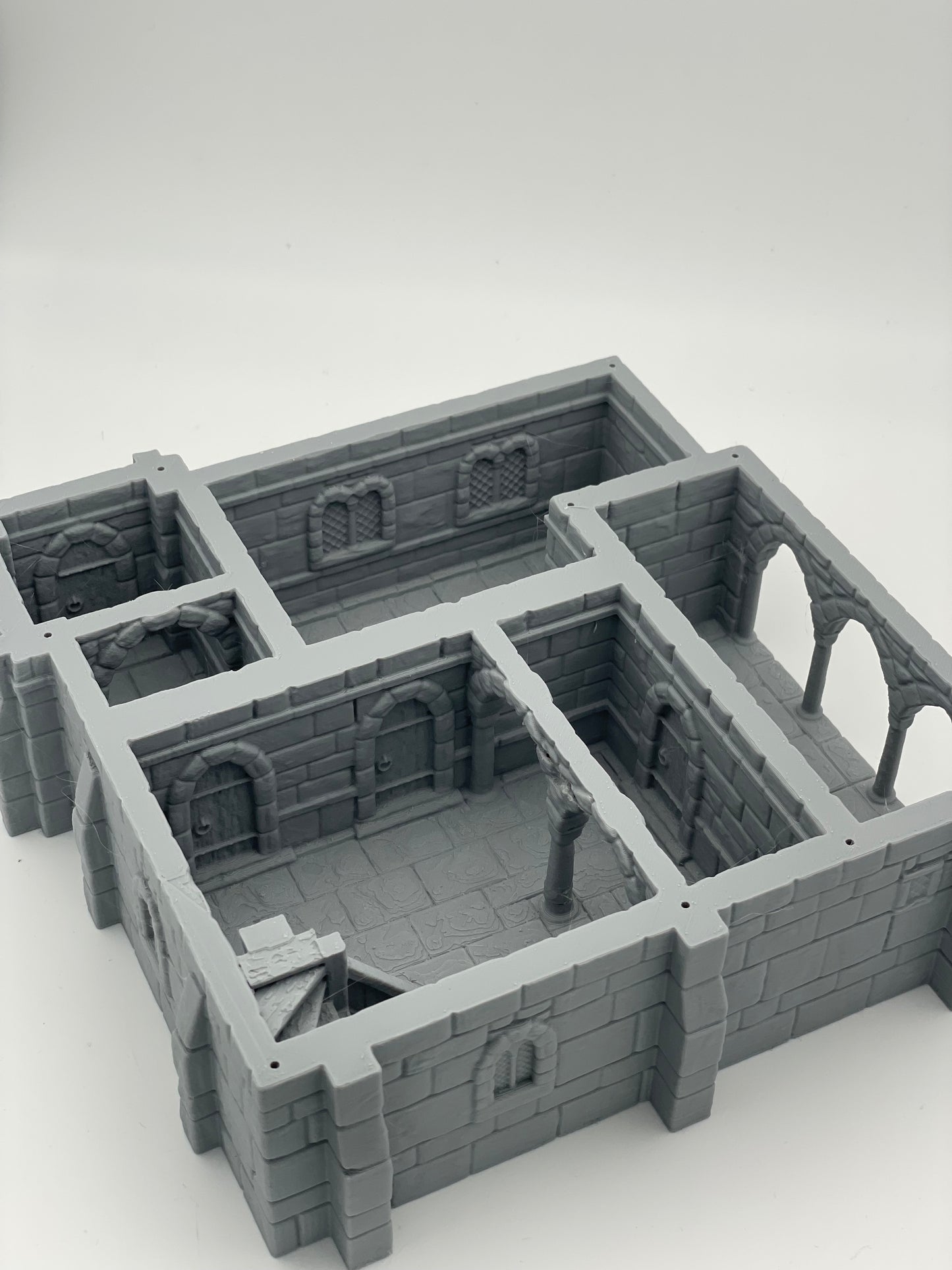 Produktová fotografie Tabletop 28mm Tisk pokračuje dál (TPGEO) 0: Středověký obytný dům B - Kamenná budova z lidského království Gonthan - Choditelný terén
