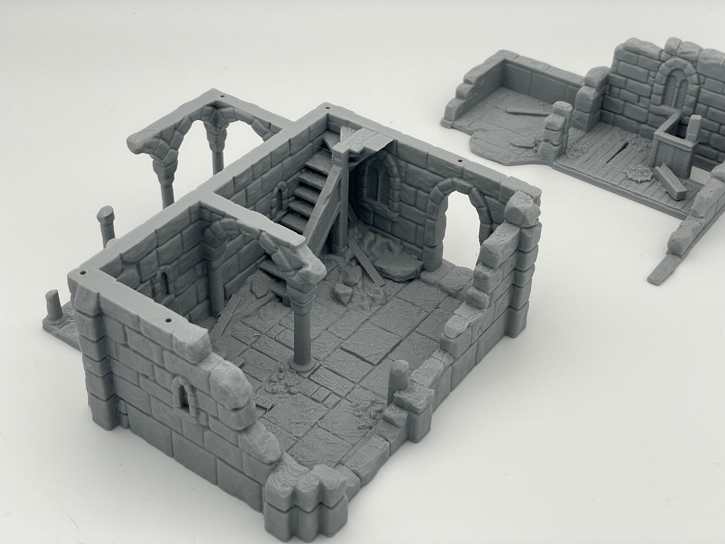 Produktová fotografie Tabletop 28mm Tisk pokračuje dál (TPGEO) 0: Ruina středověkého obytného domu A2 - Zbytky budovy z lidského království Gonthan
