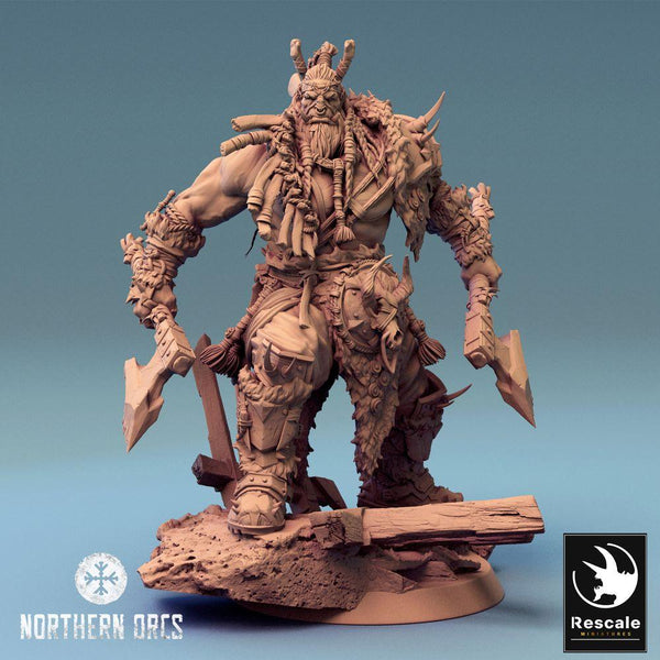 Guerreiro orc com dois machados – Northern Orcs, Rescale Miniatures, Abril 2024.