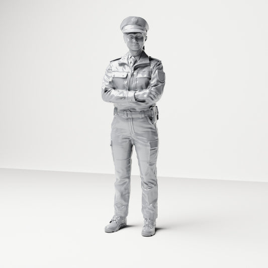 Diorama modelarstwo produkt zdjęcie 0: Stojąca figura: Policjant z czapką służbową i skrzyżowanymi ramionami (B021)