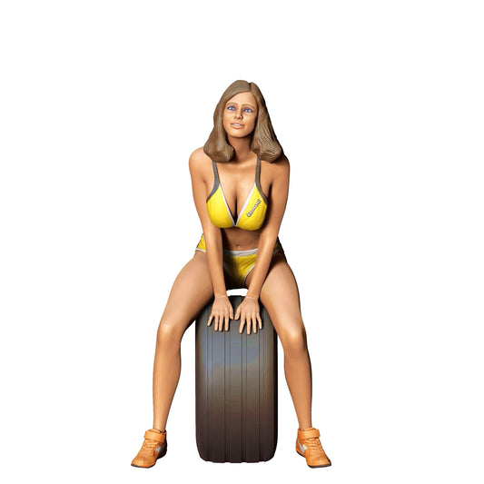 Produktfoto  0: Grid Girl: Frau mit Reifen - Rennbetrieb