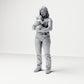 Diorama Modellbau Produktfoto 0: Stehende Figur: Mutter mit Baby auf dem Arm (B047)