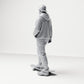 Diorama modelářství produktová fotografie 2: Stojící figurka: skater s kšiltovkou, mikinou s kapucí a skateboardem (B054)