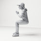 Foto de produto de modelismo de diorama 1: Figura sentada: espectadora com as mãos juntas à frente do peito (B058)