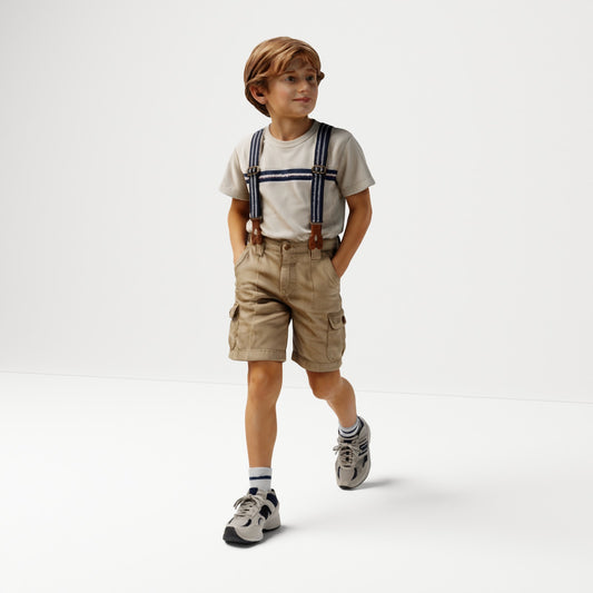 3Drifter-Miniatures B079 Bild 1: Gehende Figur: Junge mit T-Shirt, kurzen Hosen und Turnschuhen (B079)