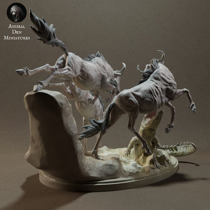 Zdjęcie produktu Figurki zwierzęcia Diorama, Modelarstwo: 0: Figurki zwierząt sawanny: Gnu podczas przekraczania rzeki z krokodylem nilowym (Ref 01_01_41)