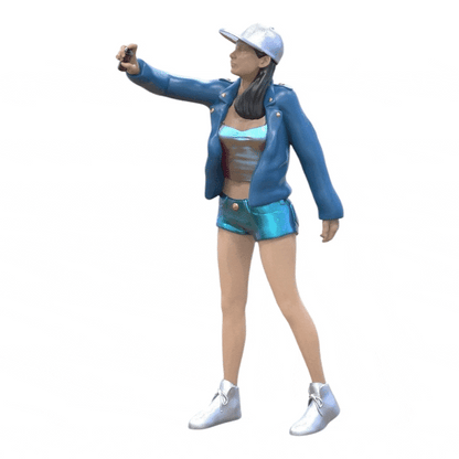 Produktbild 2 von 7: Miniatur Figur: Jungendlicher Sprayer - Junge Frau mit Kappe und Graffiti Spraydose (Nr. 287)
