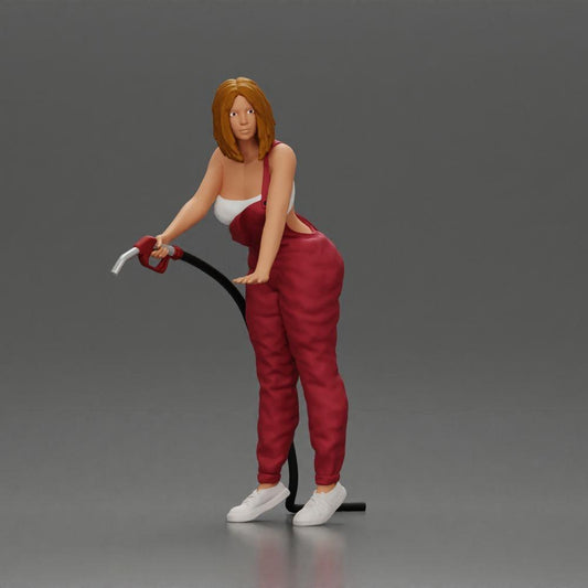 Diorama Modellbau Produktfoto 0: Diorama Figur: Mechanikerin mit Zapfpistole in roter Latzhose - stehende Diorama-Miniatur (Ref Nr. A136)