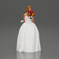 Diorama Modellbau Produktfoto 1: Diorama Figur: Miniatur-Braut in bodenlangem weißen Kleid mit Blumenstrauß (Ref Nr. A132)