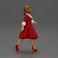 Diorama Modellbau Produktfoto 1: Diorama Figur: Miniaturfigur Frau im roten Kleid mit Pelzbesatz in schrittender Pose - Diorama (Ref Nr. A117)