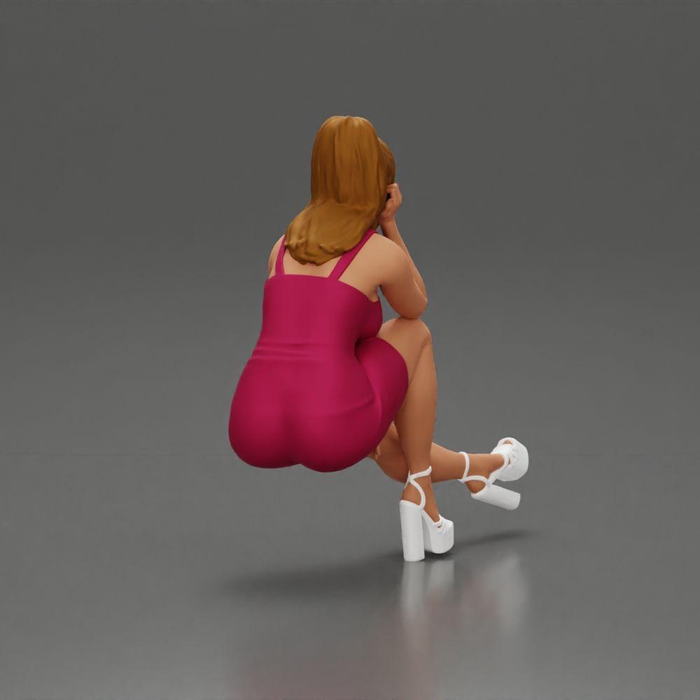 Diorama Modelismo Foto do Produto 3: Figura de Diorama: Miniatura de diorama mulher sentada em vestido rosa, mão na bochecha, sapatos de plataforma (Ref Nr. A131)