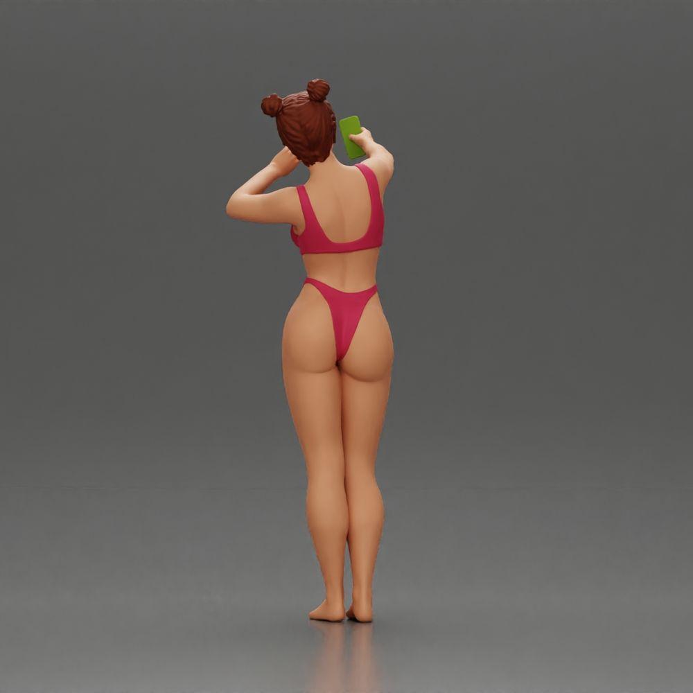 Diorama Modelismo Foto de Produto 3: Miniatura de Diorama: Mulher de Bikini a fazer Selfie na Praia, figura em pé (Ref Nr. A69)