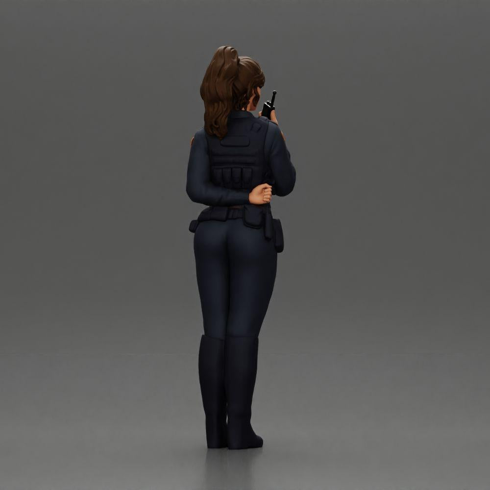 Διακοσμητικό μοντέλο φωτογραφία προϊόντος 3: Διακοσμητική φιγούρα: Αστυνομικός σε στάση, χέρι στην πλάτη, μιλάει στο ραδιόφωνο (Ref Nr. A64)