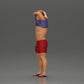 Foto do produto de modelismo de diorama 5: Miniatura em pé: homem musculoso de calções puxando a t-shirt sobre a cabeça (Ref Nr. A90)