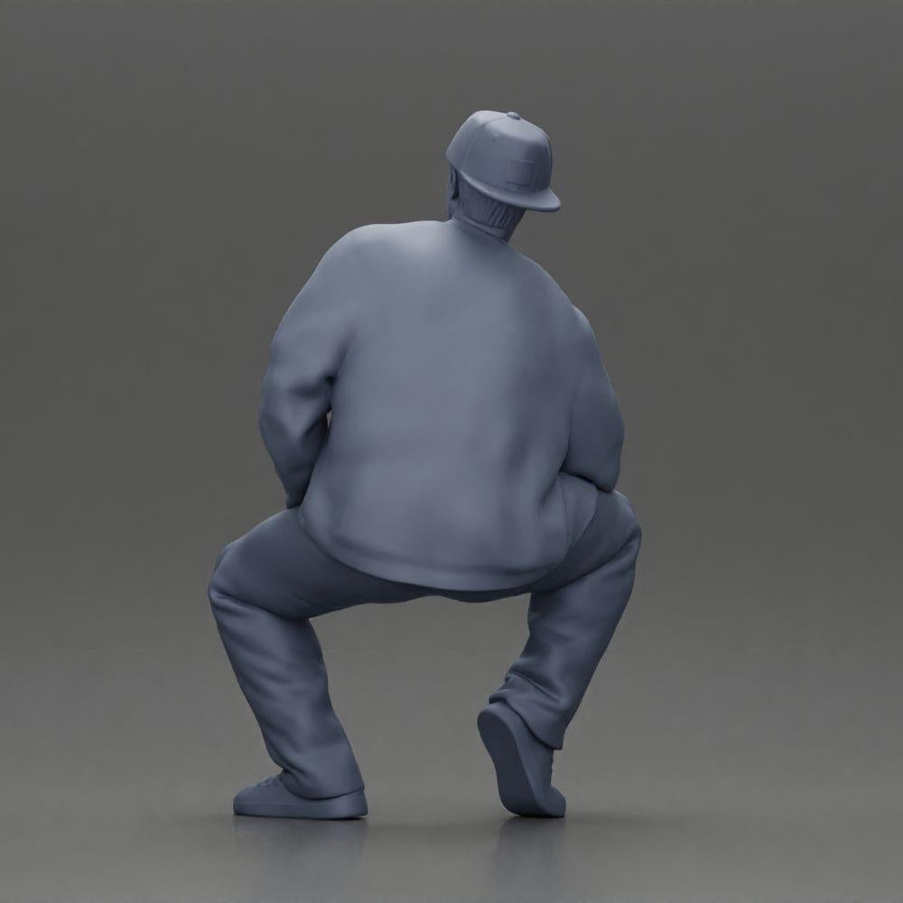 Diorama modelarstwo zdjęcie produktu 9: Figura dioramowa: Siedzący mężczyzna hip-hopowy w kurtce, czapce i sneakersach (Ref Nr. A62)