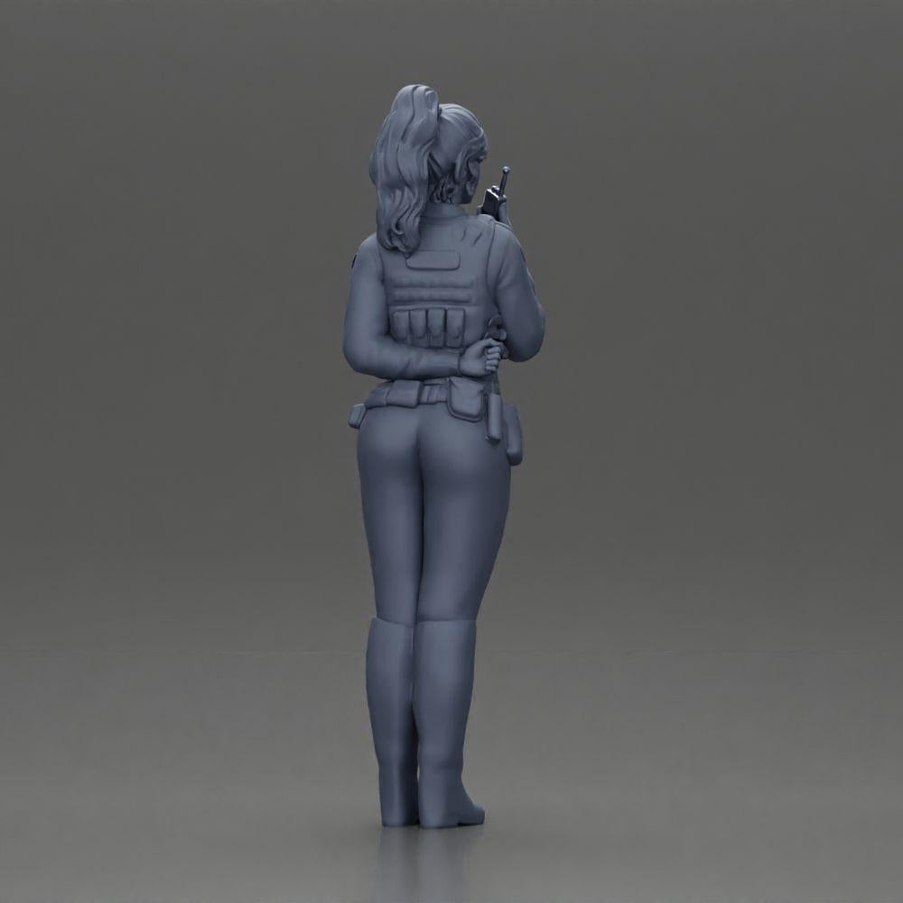 Διακοσμητικό μοντέλο φωτογραφίας προϊόντος 9: Διακοσμητική φιγούρα: Αστυνομικός σε όρθια θέση, χέρι στην πλάτη, μιλάει στο ραδιόφωνο (Ref Nr. A64)