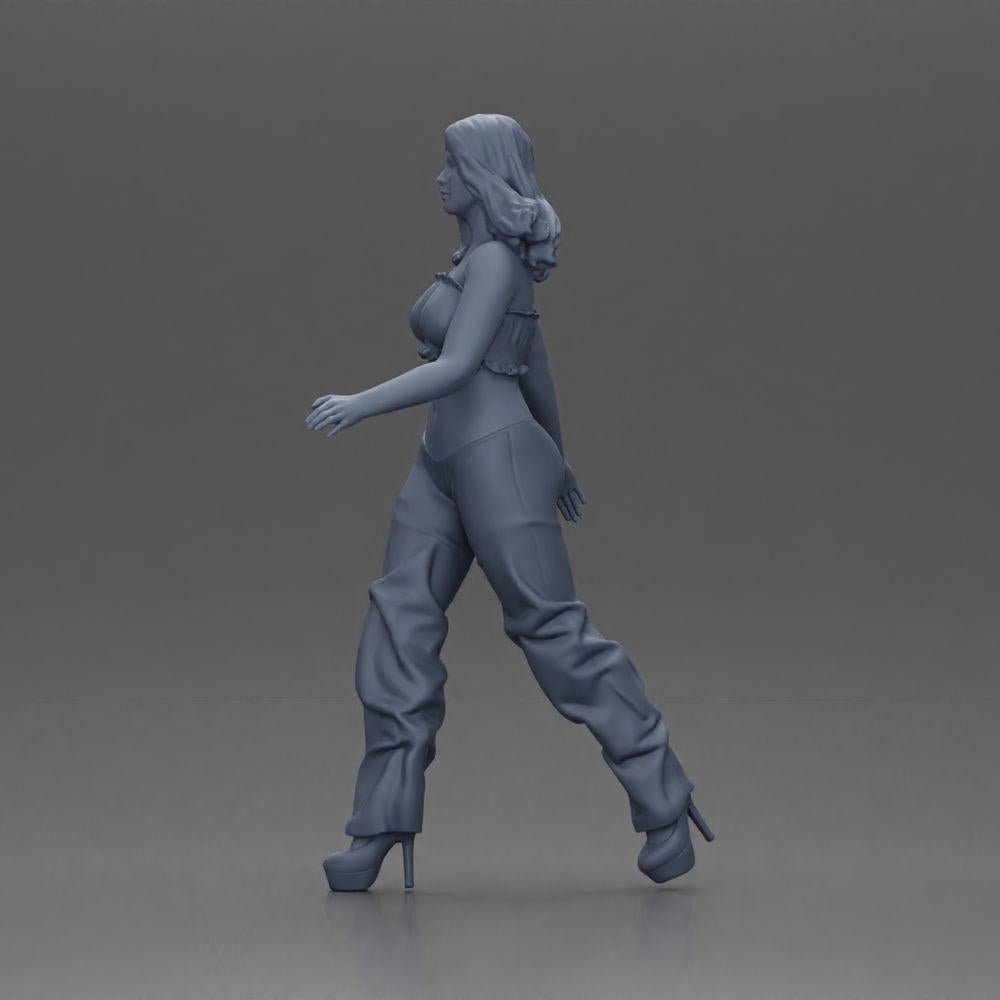 Diorama Modelismo Foto do Produto 10: Figura de Diorama: Miniatura de Mulher em Pose de Caminhada, verde-vermelho, Top Curto, Calças Largas, Sapatos de Salto (Ref Nr. A141)