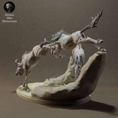 Zdjęcie produktu Figurki zwierzęcia Diorama, Modelarstwo: 0: Figurki zwierząt sawanny: Gnu podczas przekraczania rzeki z krokodylem nilowym (Ref 01_01_41)