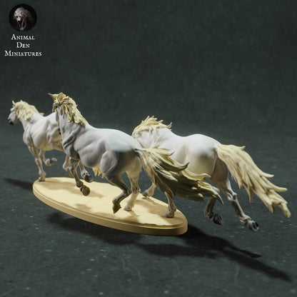 Foto do produto de figura de animal em diorama, modelismo: 0: Figura de animal selvagem: cavalos Camargue a correr (Ref 01_01_73)