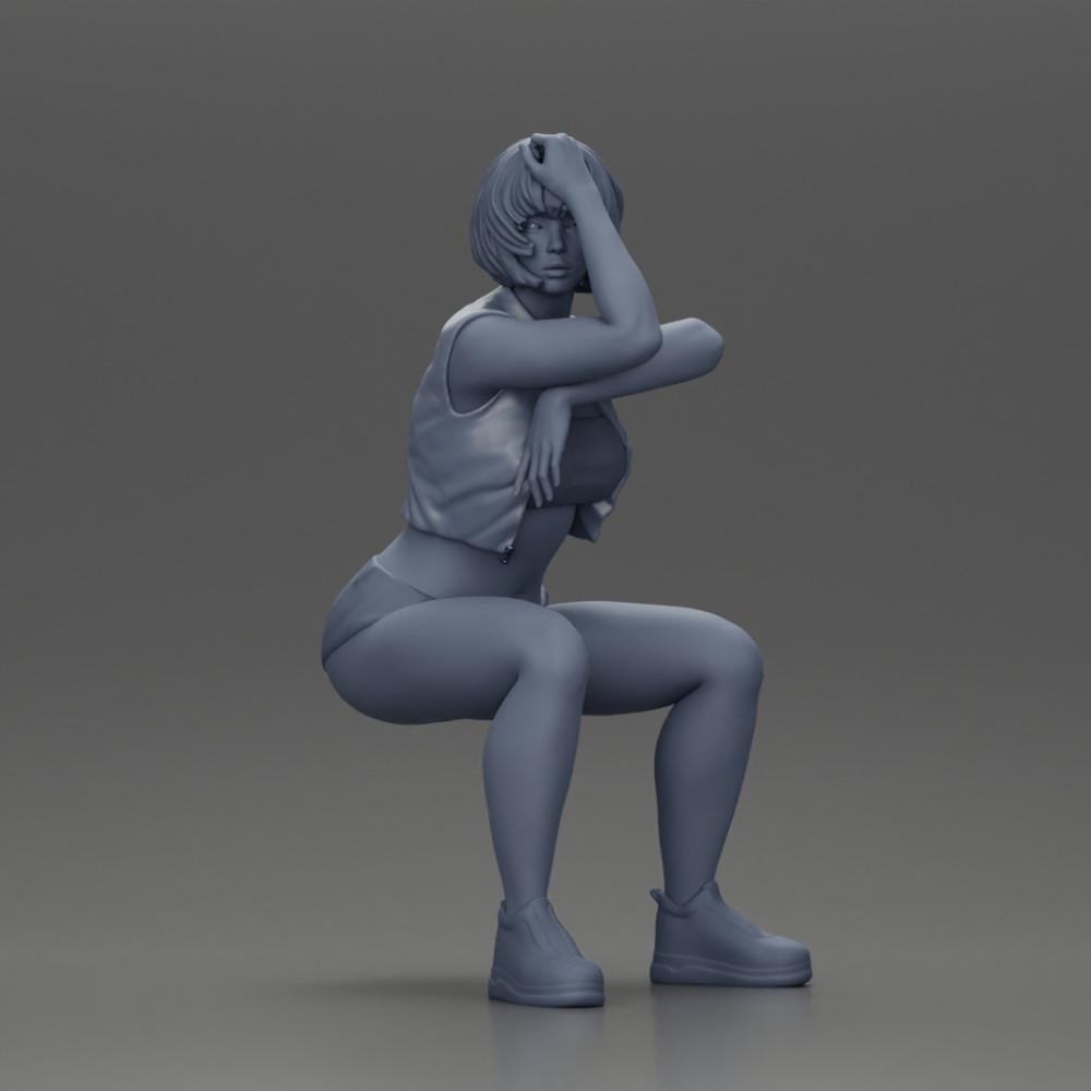 Diorama modelismo foto de produto 6: Miniatura sentada: Mulher com jaqueta de couro curta, top, calções e ténis (Ref Nr. A61)