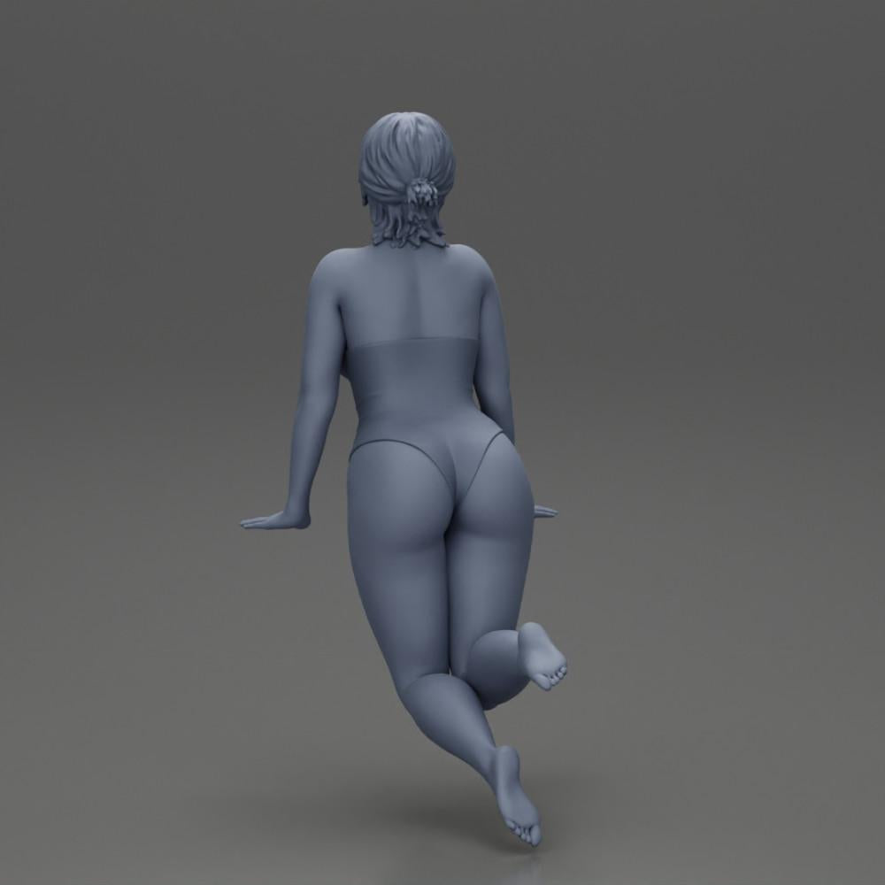 Diorama modelářství produktová fotografie 10: Diorama-miniatura: Žena v jednocípkovém plavkách na okraji bazénu, nakloněná dopředu (Ref č. A55)