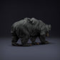 Zdjęcie produktu: figurka zwierzęca Animal Den Miniatures 2: figurka dzikiego zwierzęcia: niedźwiedź wargacz (22_08_07)