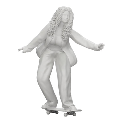 Foto del prodotto diorama modellistico 0: Ragazza con capelli ricci che fa skateboard (Rif. Nr. A16)