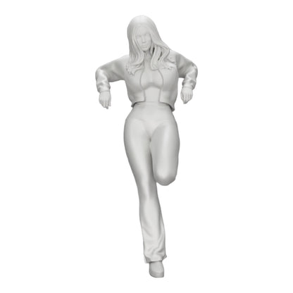 Foto del prodotto diorama modellistico 0: Ragazza con giacca corta appoggiata all'auto (Rif. Nr. A18)
