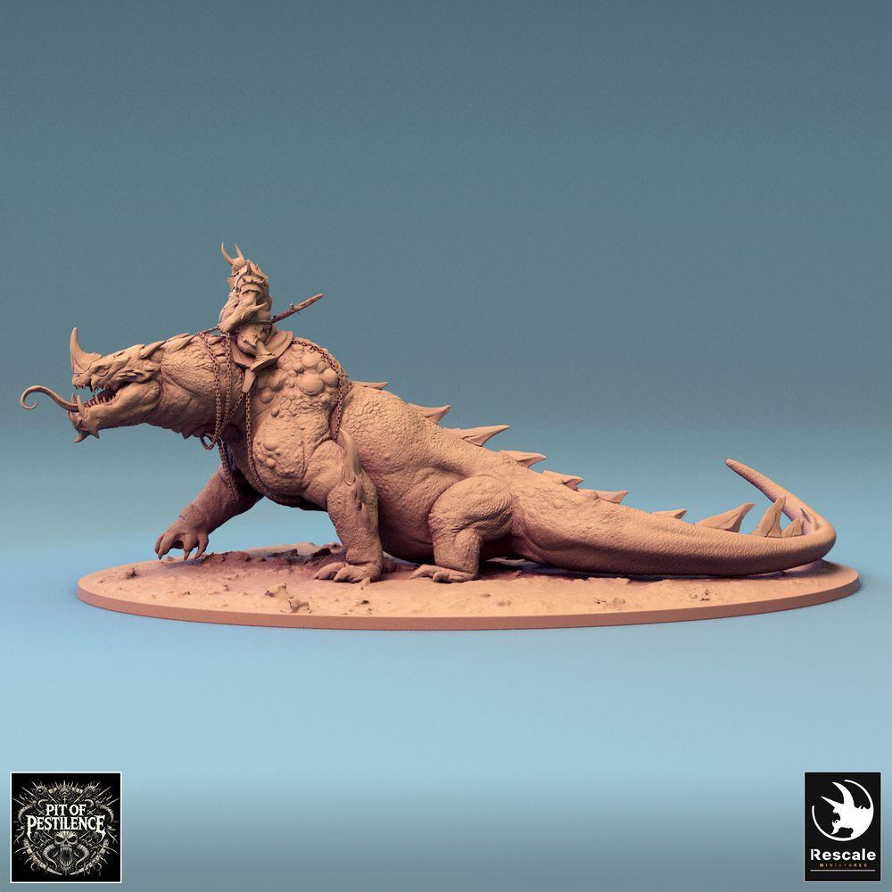 Produktový obrázek Tabletop 28mm Lord of the Print (LotP) 0: Tabletop miniatura: Barbarský jezdec na bažinné bestii - plazí monstra válečný dinosaur, válečná bestie se kopím, řetězovým a sedlovým brněním (24_08_C2)