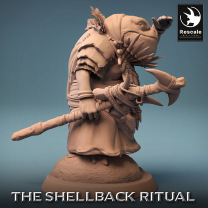 Produktový obrázek 2 z 6: Tabletop miniatura: Amfibický žabí lid/kráčející muž válečník a skaut s kostním dýkou - kmenový šaman, bažinný ritualista (23_10_G2)