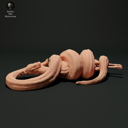 Φωτογραφία προϊόντος ζωικής φιγούρας Animal Den Miniatures 0: Φιγούρα ερπετού: Σκούρος πύθωνας τίγρης - τρώει ένα μούντζακ (23_05_11)