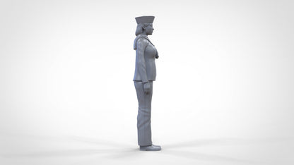 Produktfoto  0: Matrosin weiblich: Seemfrau in Uniform steht in Position
