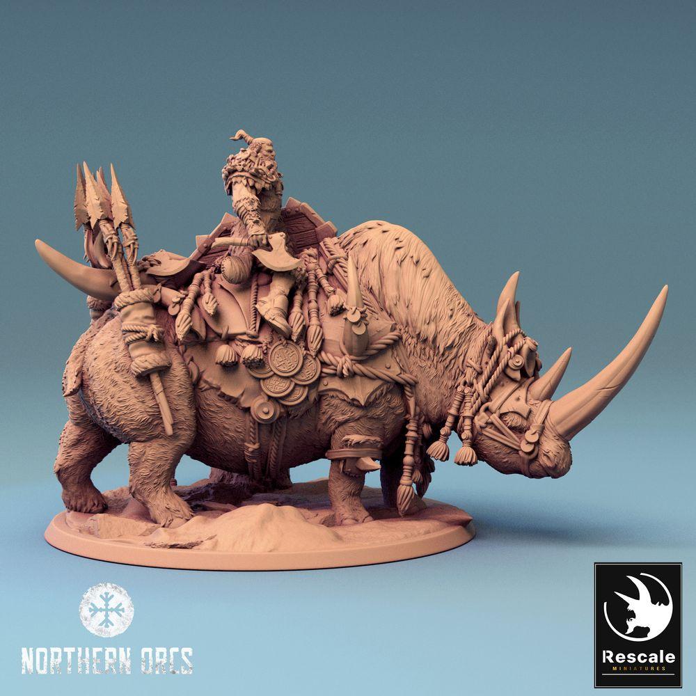 Produktfoto Tabletop 28mm Lord of the Print (LotP) 0: Tabletop Miniatur: Ork Kriegsherr auf Riesen-Nashorn, Bestienreiter mit Speer, Orc Rhino Rider (24_04_D2)