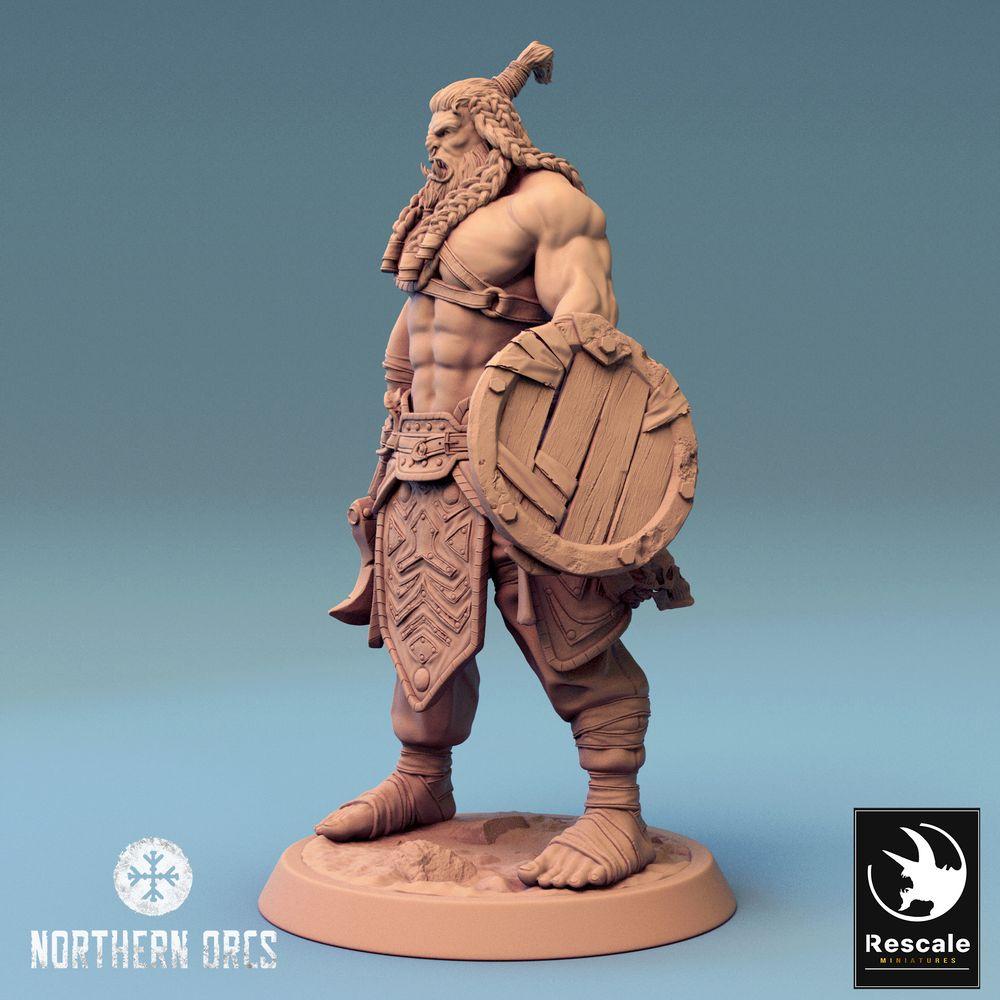Produktfoto Tabletop 28mm Lord of the Print (LotP) 0: Tabletop Miniatur: Ork Krieger mit Axt und Rundschild, Barbar, Berserker, Stammeskrieger, Warlord, Champion, Orc Warrior (24_04_H3)