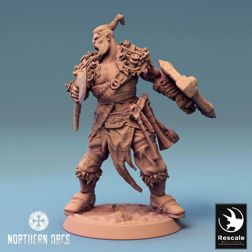 Produktová fotografie Tabletop 28mm Lord of the Print (LotP) 0: Tabletop miniatura: Orkský válečník s sekerou a štítem - Berserker, šampion, válečný náčelník, řvoucí vůdce (24_04_H4)