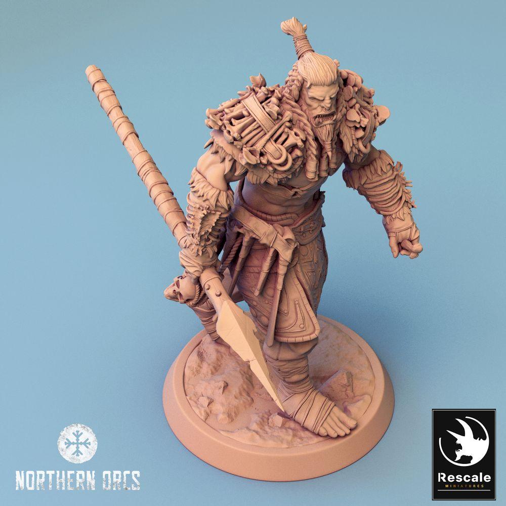 Φωτογραφία προϊόντος Tabletop 28mm Lord of the Print (LotP) 0: Tabletop Μινιατούρα: Ορκ/Orc Πολεμιστής/Αρχηγός, Βάρβαρος και Μπερσερκ με Μαχαίρι, σε Επίθεση (24_04_G3)