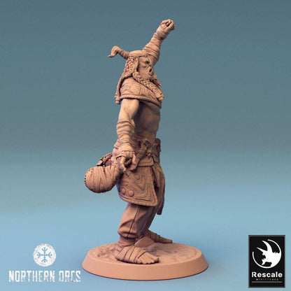Φωτογραφία προϊόντος Tabletop 28mm Lord of the Print (LotP) 0: Φαντασία Φιγούρα: Ορκ Πολέμαρχος, Αρχηγός στην Πολεμική Κλήση - Βάρβαρος Πολεμιστής Φυλής (24_04_F2)