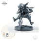 Goblin-Axtkrieger – Standard: Größenvergleich, ca. 34 mm Gesamthöhe inklusive Base und höchstem Teil, mit 32-mm-Referenzfigur.
