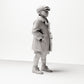 Diorama modelářství produktové foto 4: Historická diorama figura: Mladý čekající s kšiltovkou a pláštěm, konec 20. let (sc10)